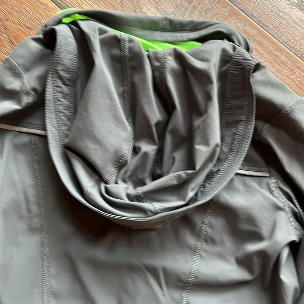 - Ivivva Nylon Zip Up Jacket -Size 10. NWOT (Lululemon)